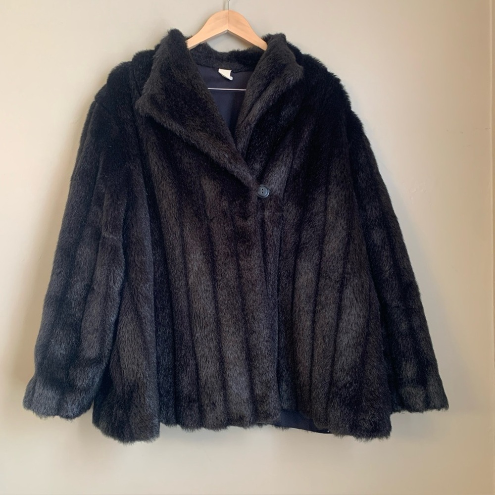 VINTAGE Wiman Women`BLACK FAUX FUR COAT USA MADE